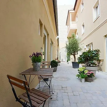 Am Peterstor 3*