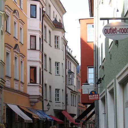 Am Peterstor 3*
