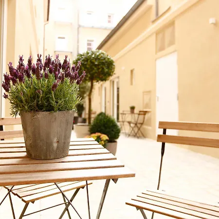 Am Peterstor Hotel 3*